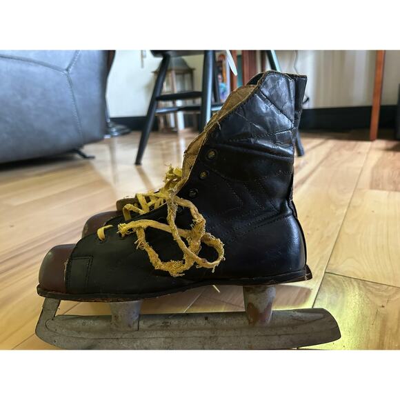Men's VtG Antique Black-Mahogany Ice Skates size 6 - Picture 2 of 6